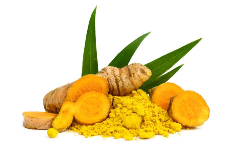 Đắp mặt nạ nghệ giúp chống viêm và kháng khuẩn hiệu quả