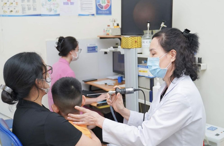Soi tai là cách thăm khám lâm sàng ban đầu cần thiết