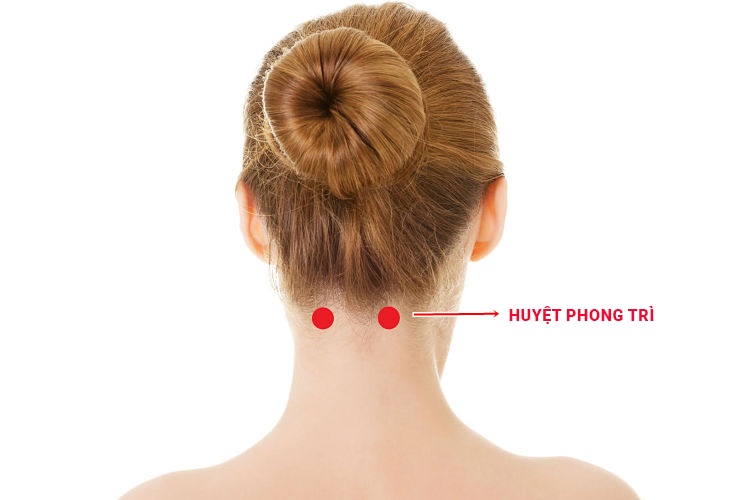 Bấm huyệt Phong Trì giúp giảm đau đầu, giảm căng thẳng